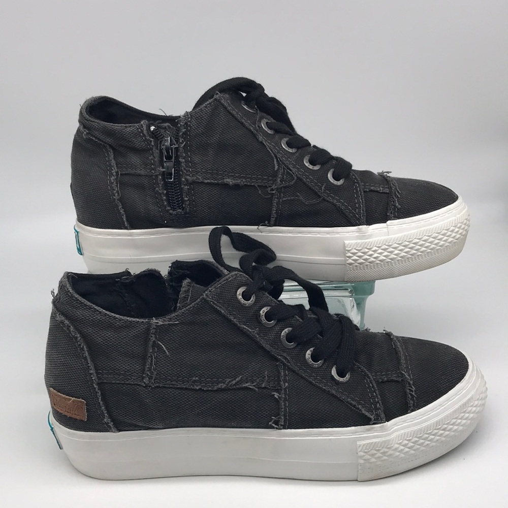 Blow Fish Platform Sneaker Lace Up Distressed Side Zip size 8